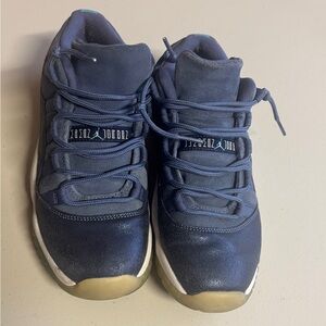 AIR JORDAN RETRO LOW BLUE MOON